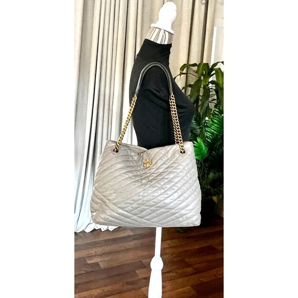 AUTHENTIC TORY BURCH GREY QUILTED LEATHER LARGE KIRA SHOULDER BAG - Picture 12 of 13